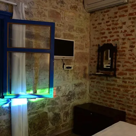 Hotel Cunda Mavi (adults Only) 2*